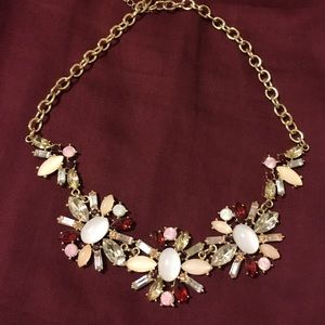 Cute flower statement necklace 🌺